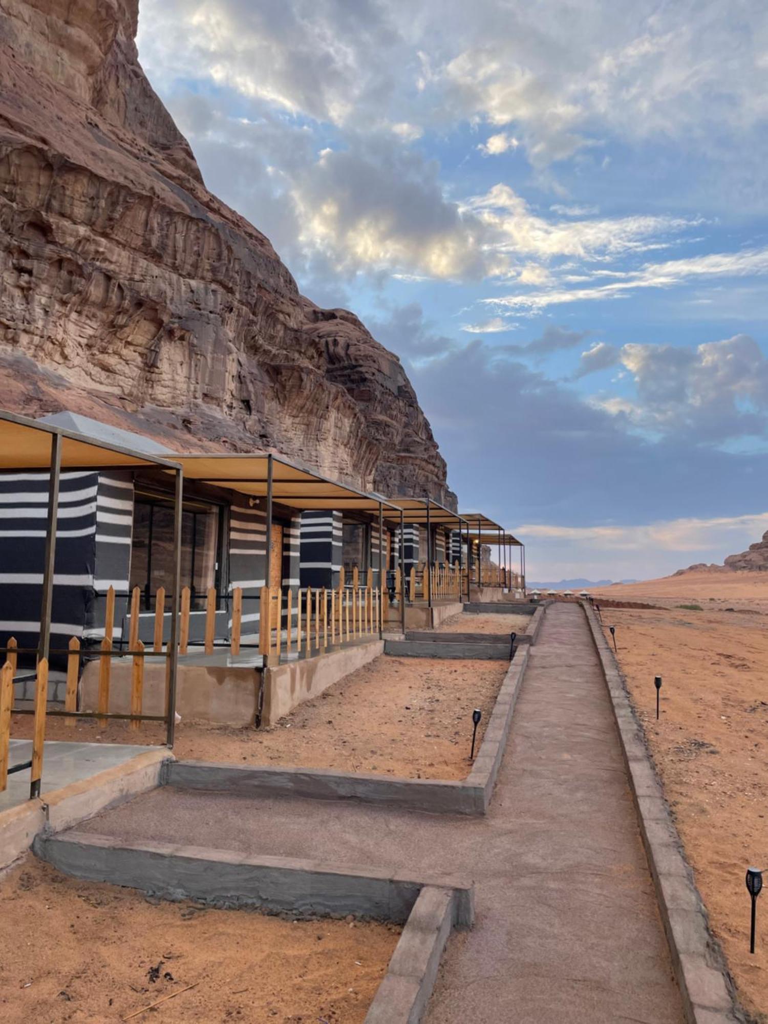 Hotel Zawaideh Desert Camp Wadi Rum Zewnętrze zdjęcie